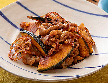 カリカリ豚とれんこん、かぼちゃの甘酢がらめ