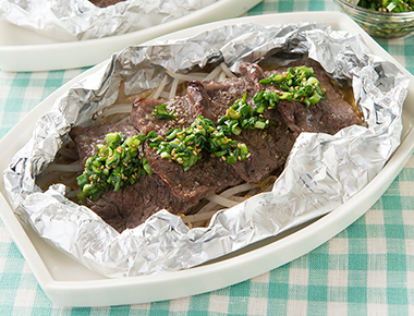 牛肉のホイル焼き　にらポンソース